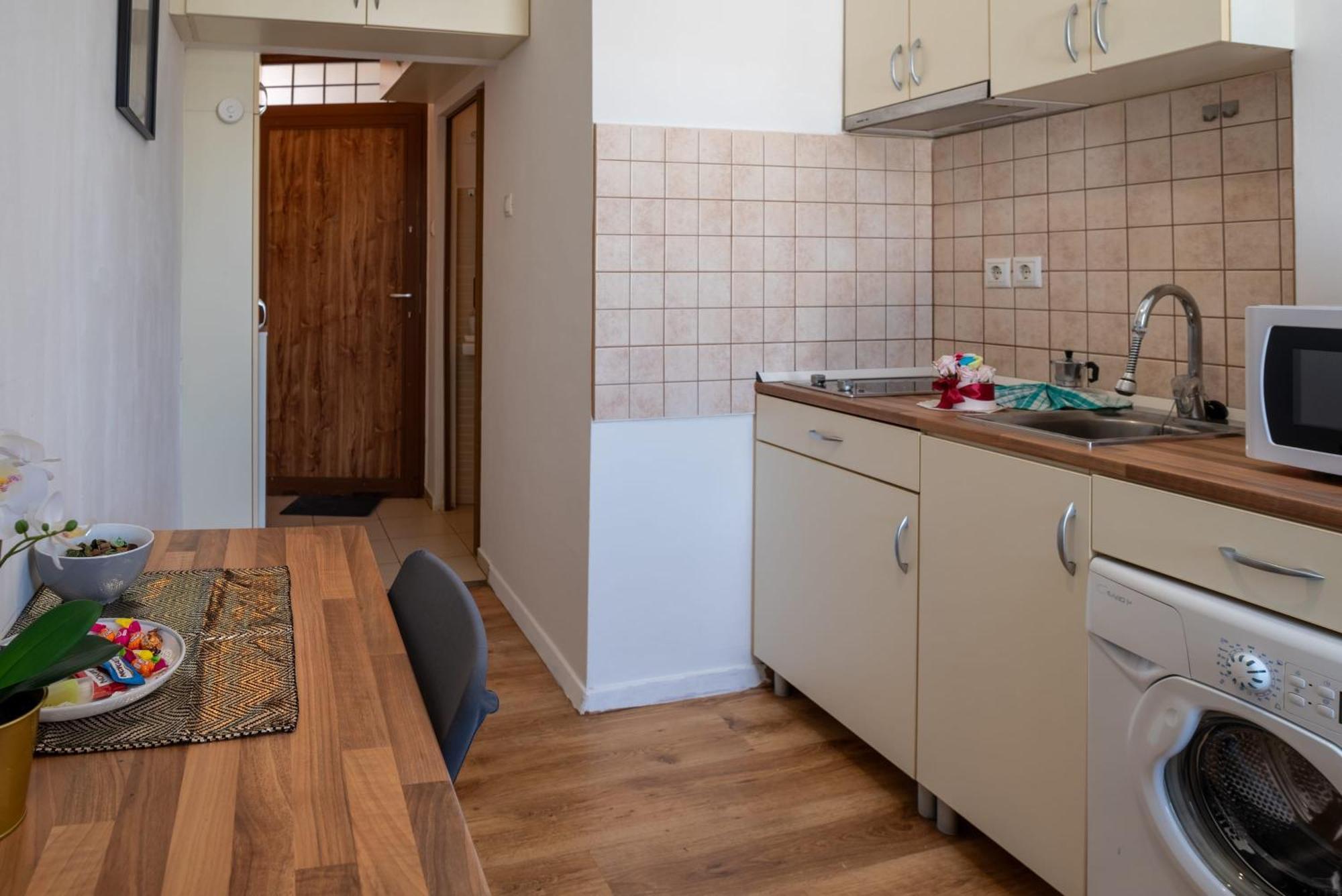 Central - Bright - Calm Studio For Solo Travellers Budapesta Exterior foto